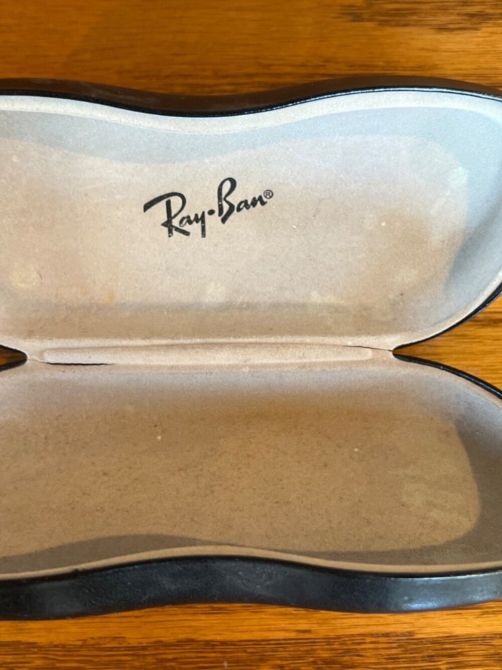 Ray Ban black clam shell eyeglass sunglass case